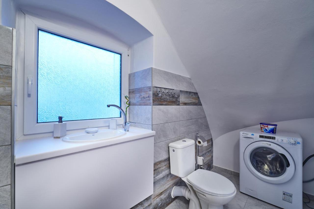 Apartman Bb Centrum Banská Bystrica Buitenkant foto