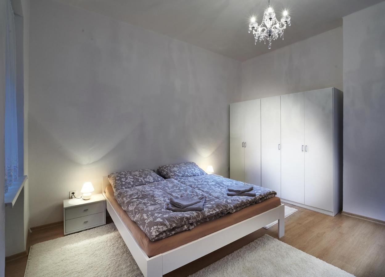 Apartman Bb Centrum Banská Bystrica Buitenkant foto
