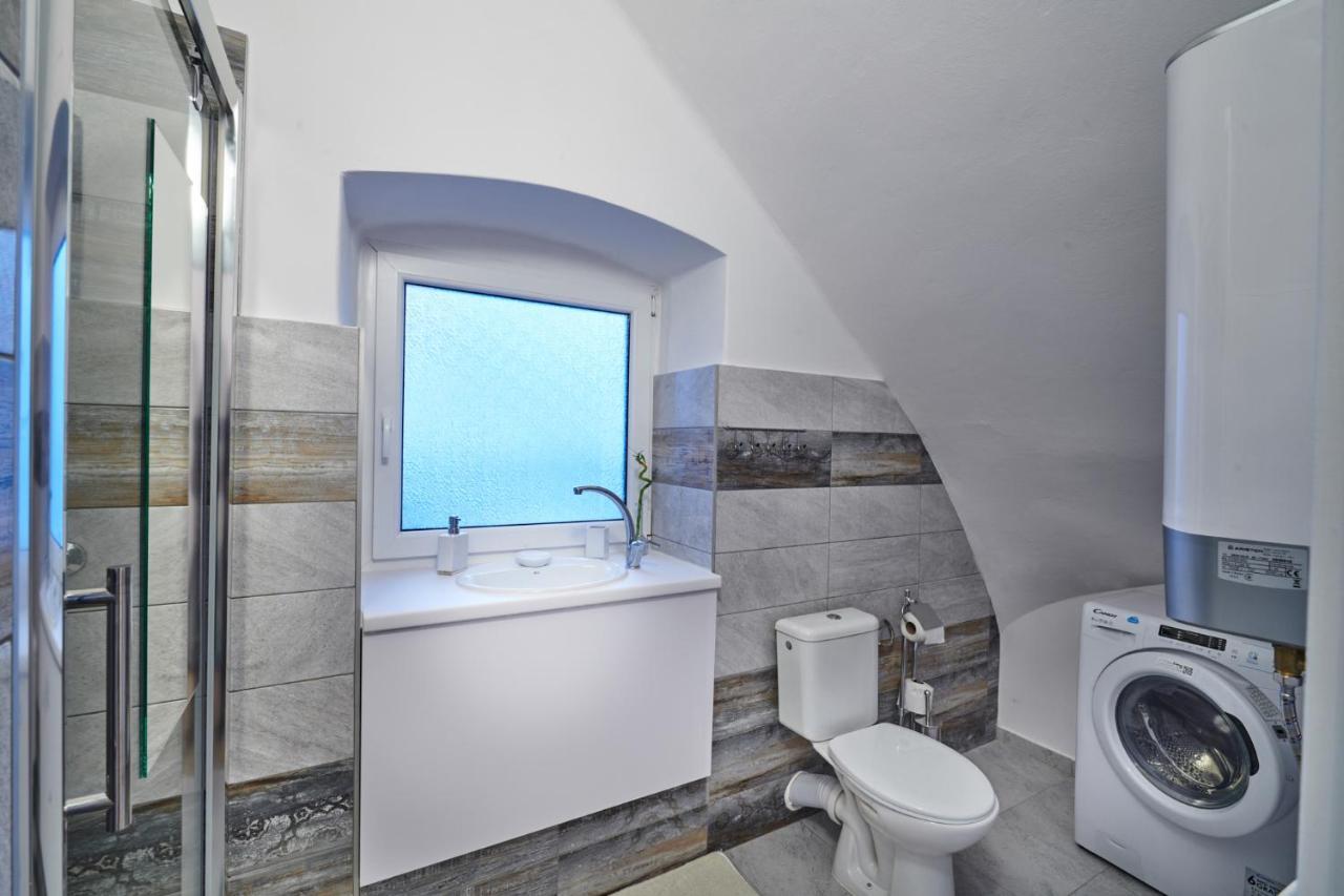 Apartman Bb Centrum Banská Bystrica Buitenkant foto