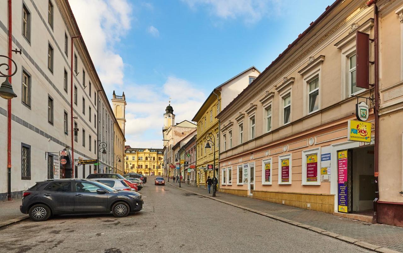 Apartman Bb Centrum Banská Bystrica Buitenkant foto