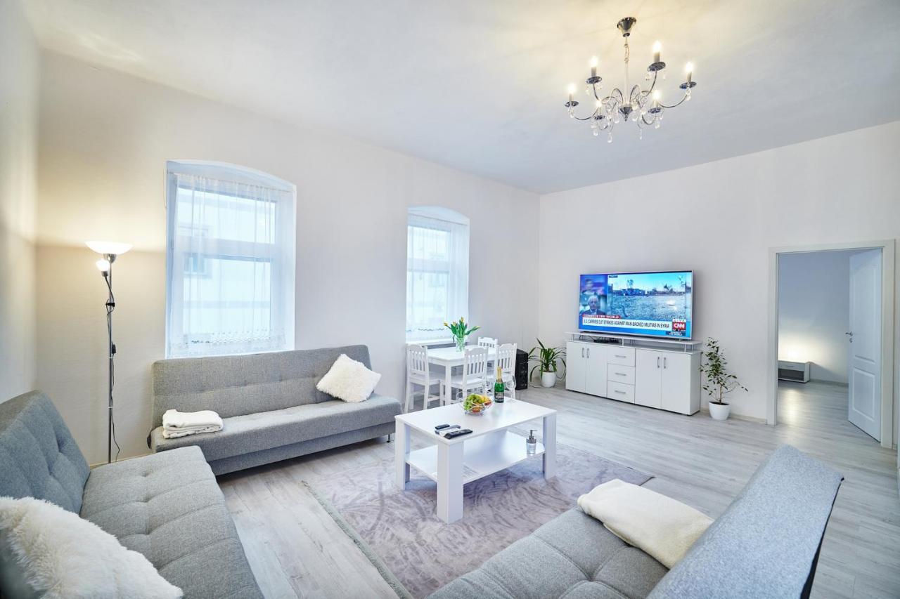 Apartman Bb Centrum Banská Bystrica Buitenkant foto