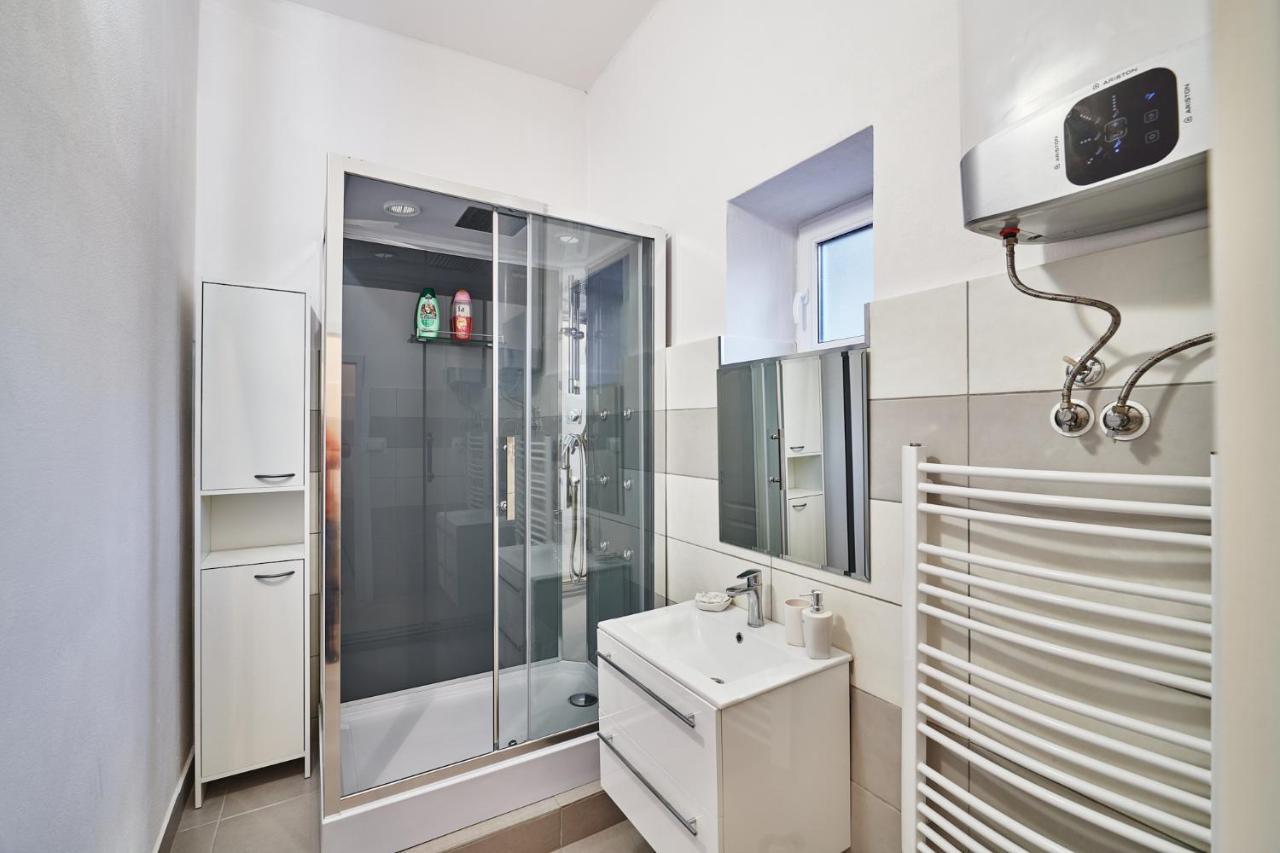 Apartman Bb Centrum Banská Bystrica Buitenkant foto