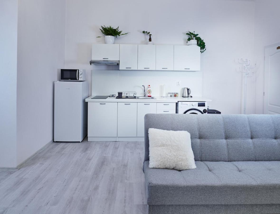 Apartman Bb Centrum Banská Bystrica Buitenkant foto